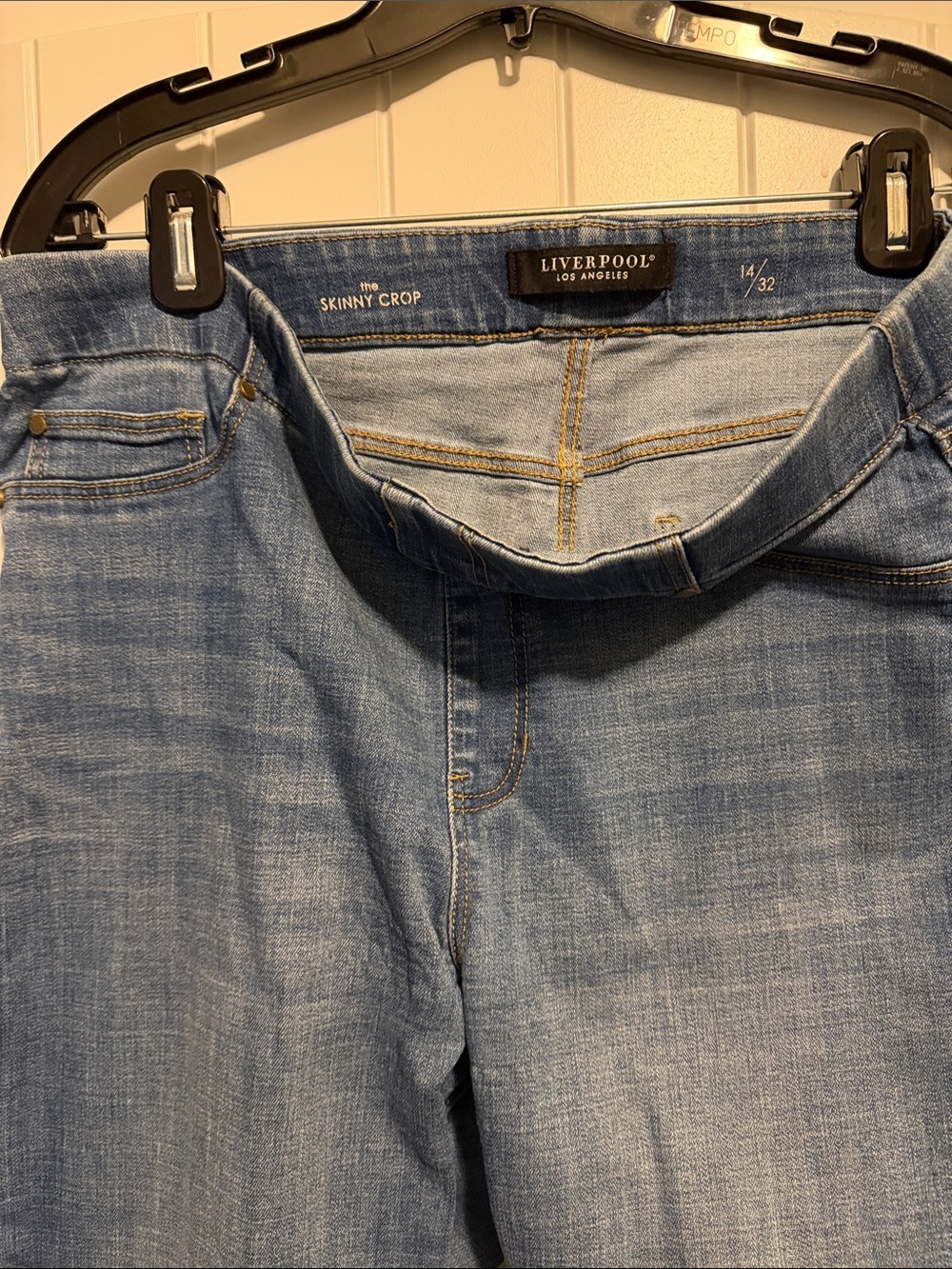 Liverpool Skinny Crop Jeans in Light Blue Wash
